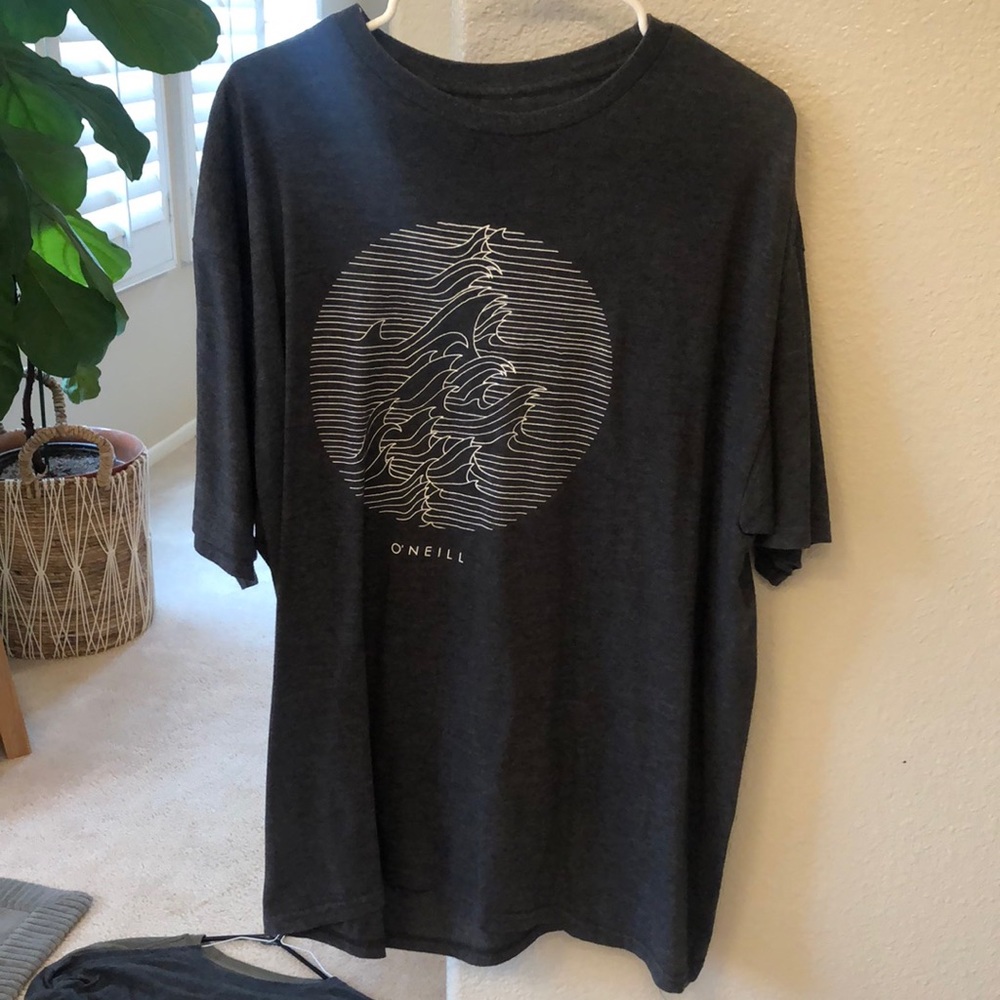 O’Neill short sleeve wave shirt in good used condition size XL